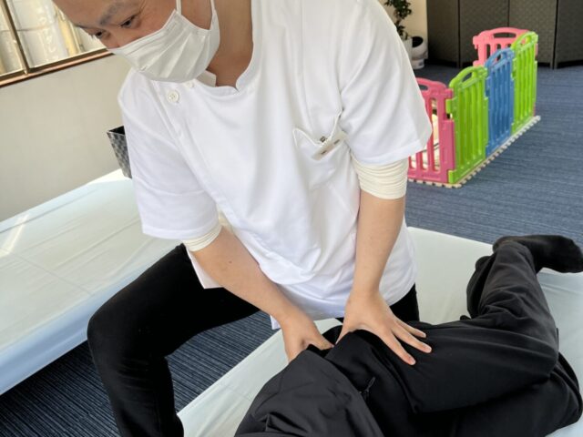 猫背と巻き肩の違いとは？