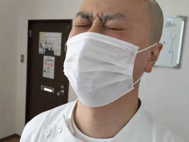 目の疲れが頭痛につながる原因とは？